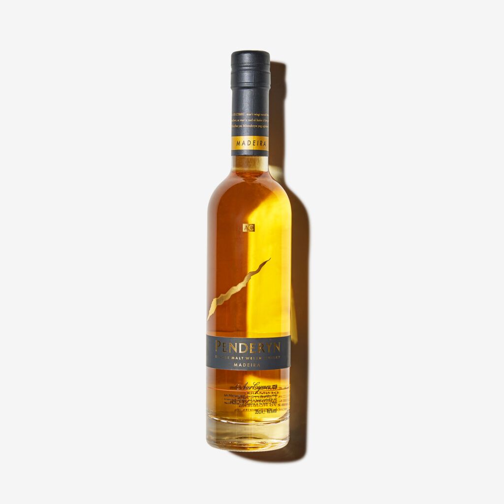 Penderyn Madeira Single Malt Whiskey med to glas